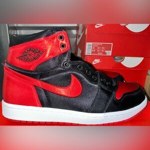 Air Jordan 1 High OG Satin Bred women’s 11.5/Men’s 10